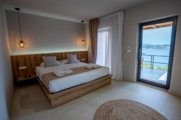 Arameras Beach Resort in Ksamil the familyroom with seaside view