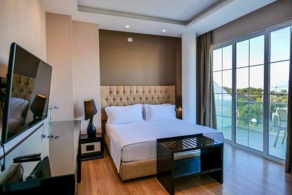 Hotel Luxury in Ksamil the deluxe room with seaside view