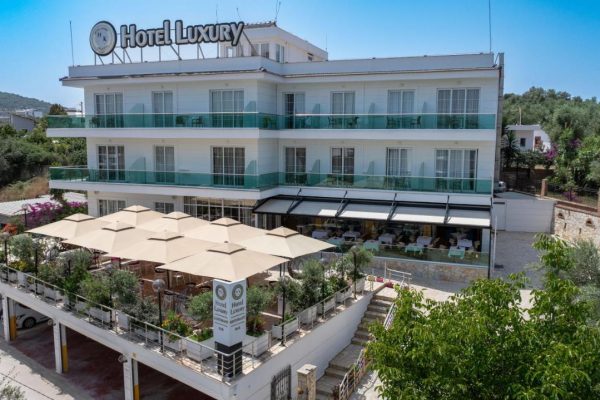 Hotel Luxury in Ksamil the front entrance