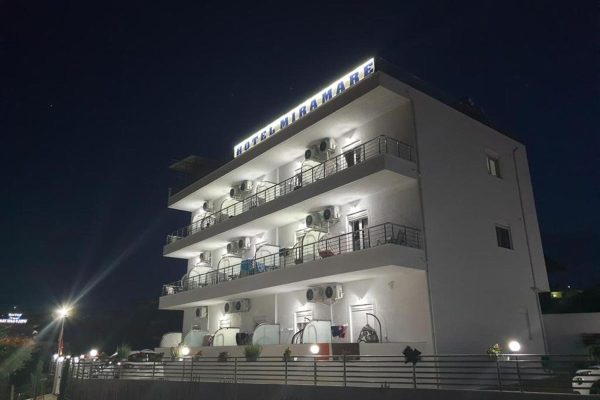 Hotel Mira Mare in Ksamil outside view of the building