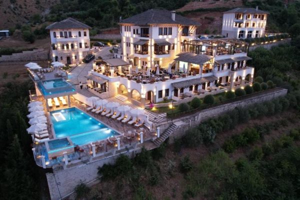 Buitenkant van Kerculla Resort in Gjirokaster