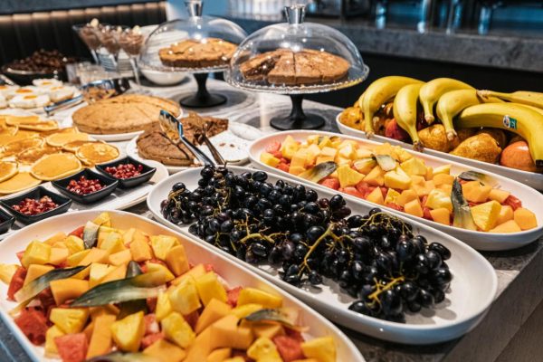 Mazarine Hotel in Vlorë the buffet to eat from