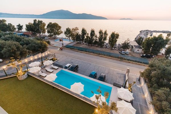 Mazarine Hotel in Vlorë seaview over the balcony