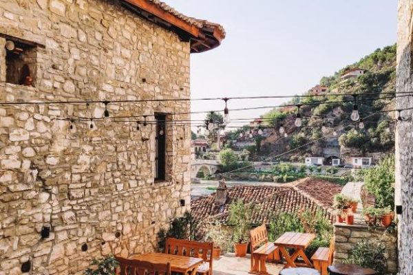 Terras van Tradita E Beratit in Berat